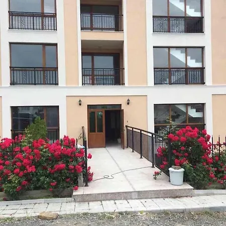 Apartament Апартамент Юрта Słoneczny Brzeg